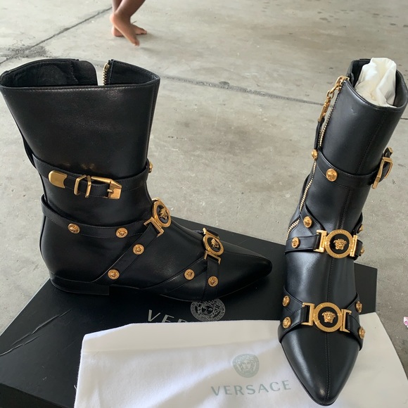 Versace | Shoes | Versace Black Nerooro 